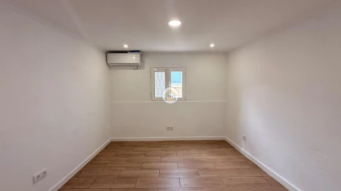 Moradia T2 para Venda em Quelfes