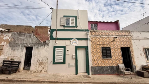 Moradia T2 para Venda em Quelfes