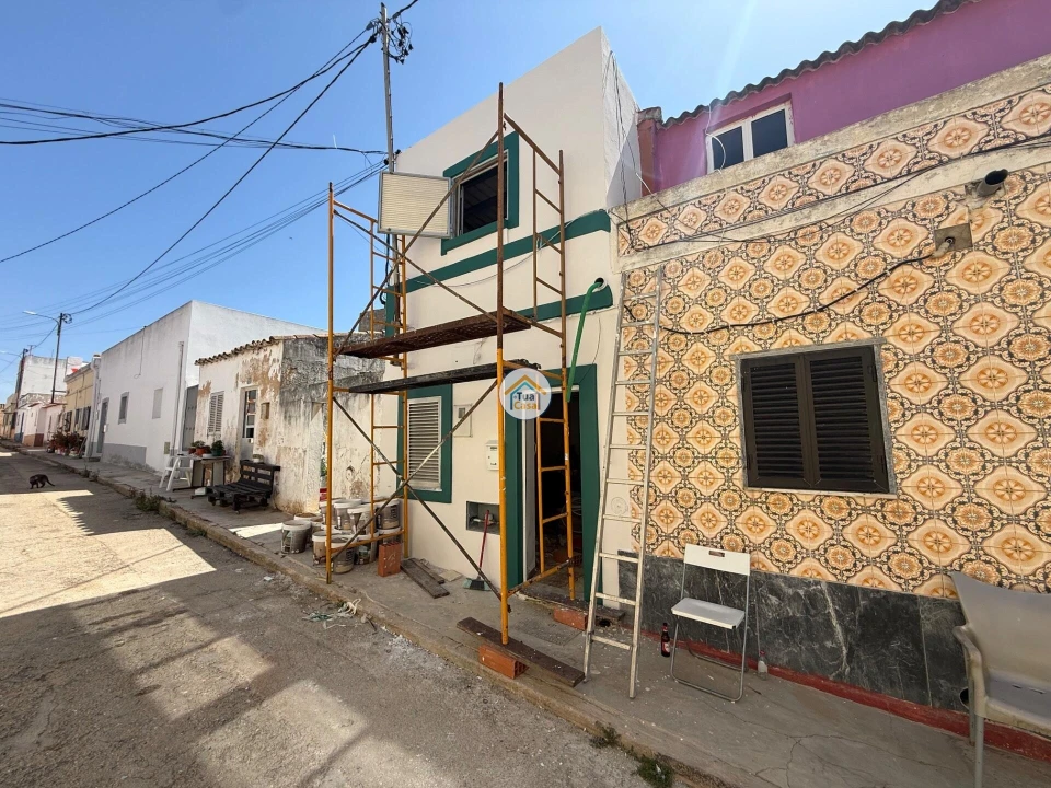 Moradia T2 para Venda em Quelfes Foto 2