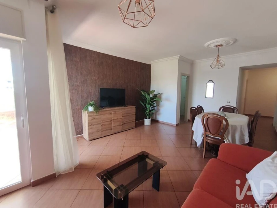 Apartamento T2 para Arrendamento em Quarteira Foto 5