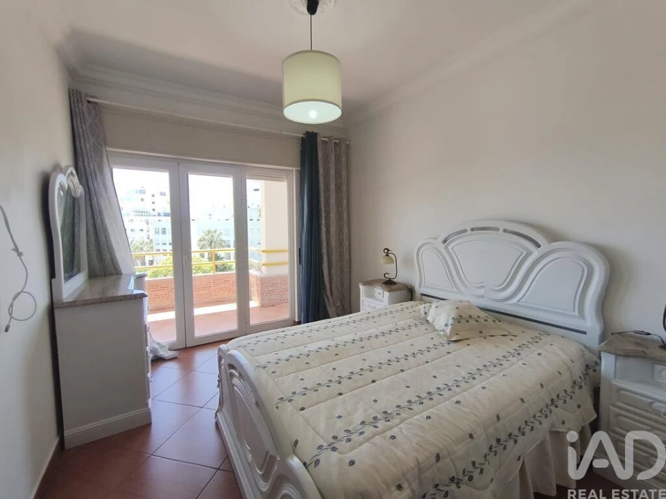 Apartamento T2 para Arrendamento em Quarteira Foto 8