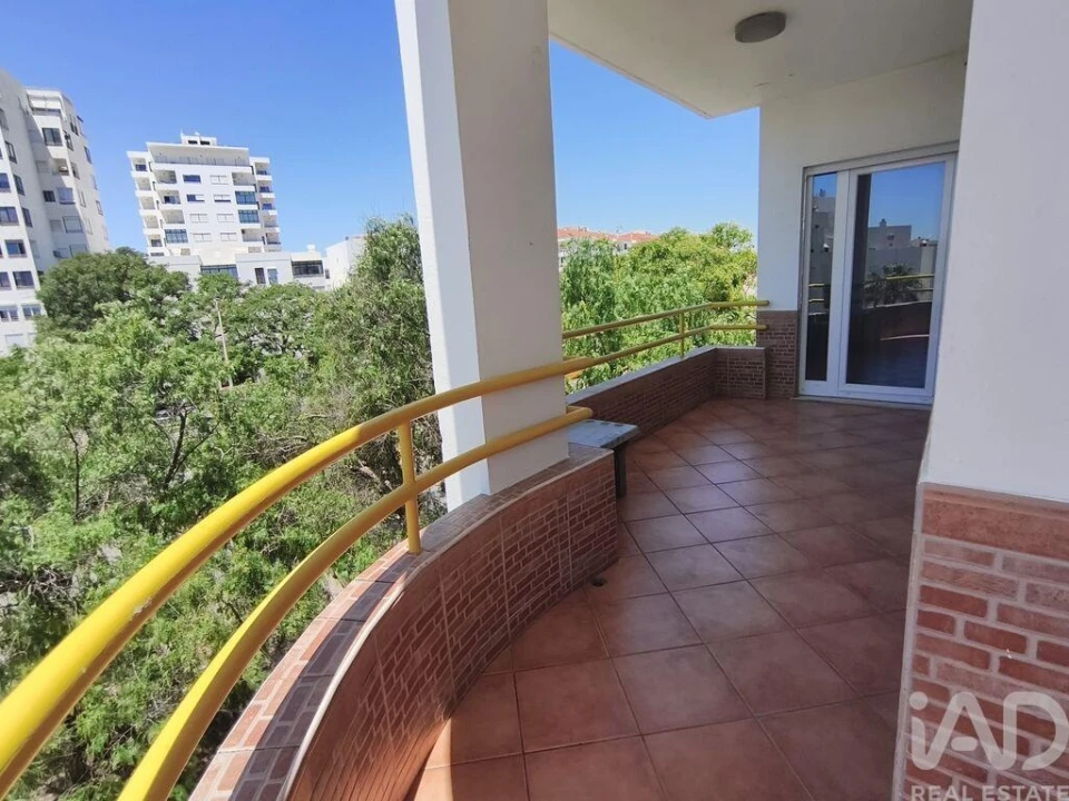 Apartamento T2 para Arrendamento em Quarteira Foto 11