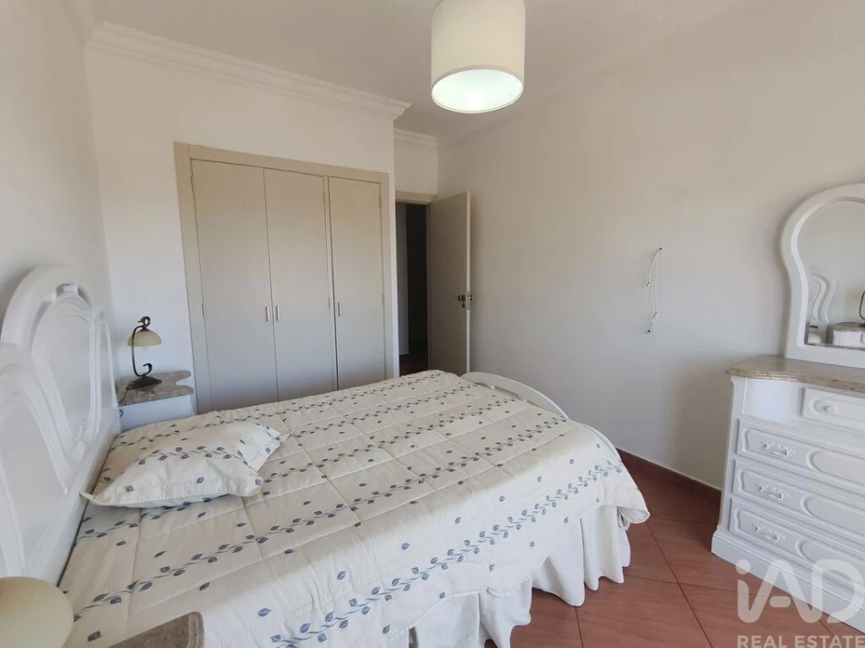 Apartamento T2 para Arrendamento em Quarteira Foto 9