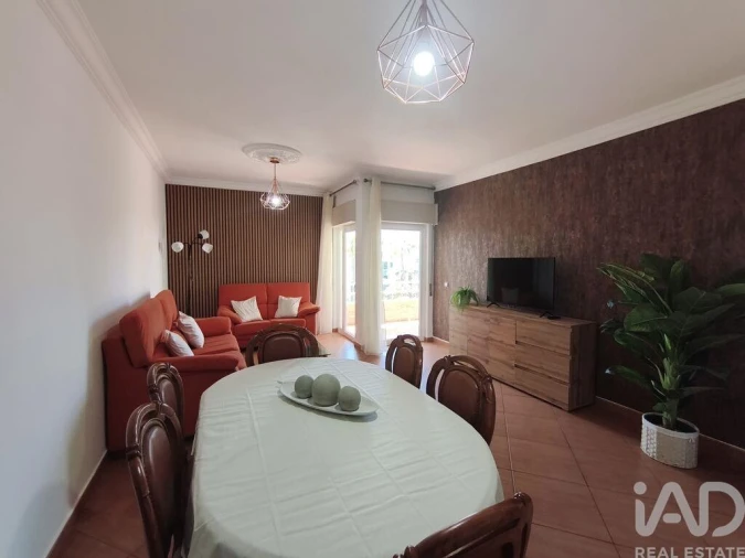 Apartamento T2 para Arrendamento em Quarteira Foto 2