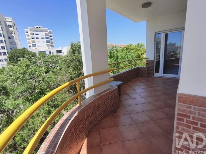 Apartamento T2 para Arrendamento em Quarteira Foto 11