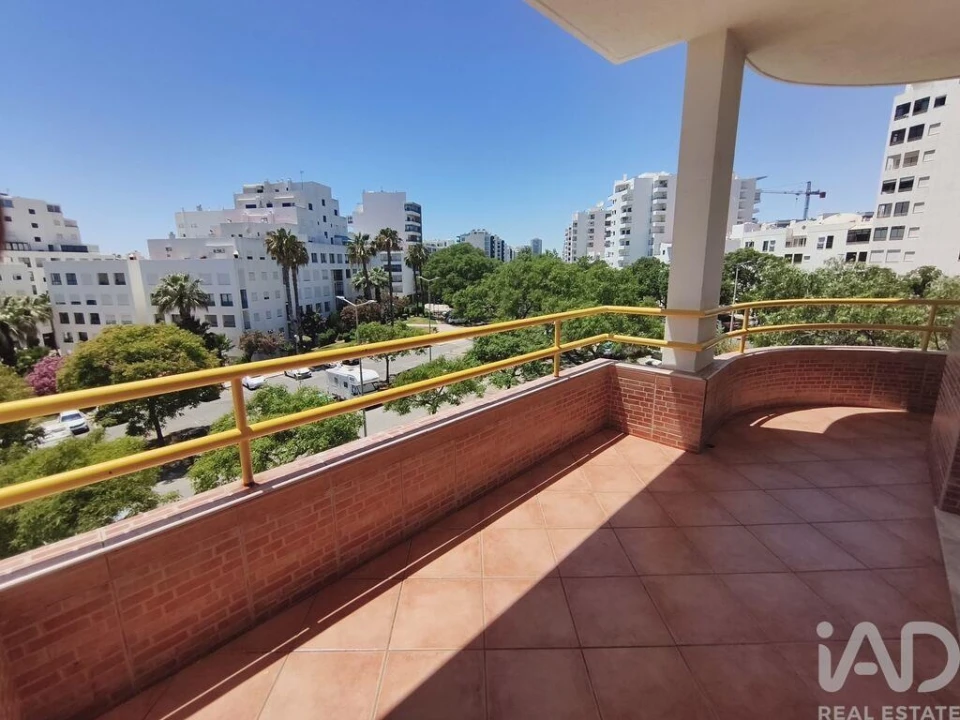 Apartamento T2 para Arrendamento em Quarteira Foto 7