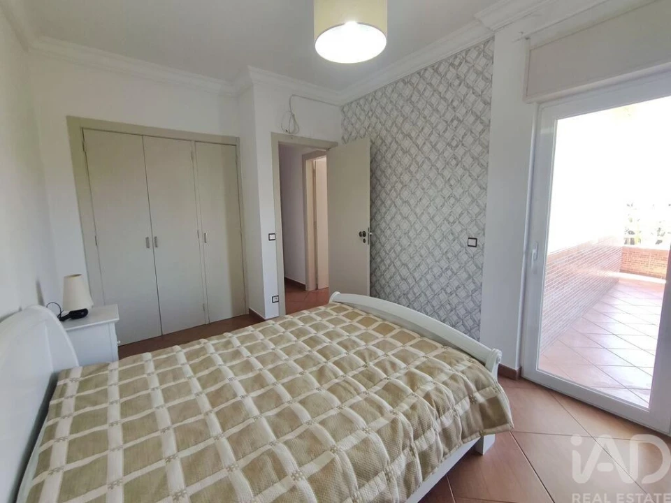 Apartamento T2 para Arrendamento em Quarteira Foto 13