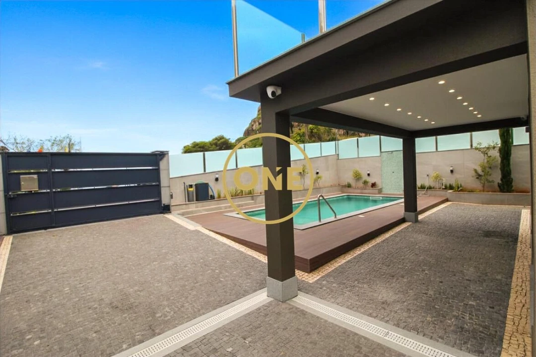 Moradia T4 para Venda em Machico Foto 5