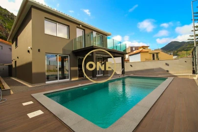 Moradia T4 para Venda em Machico