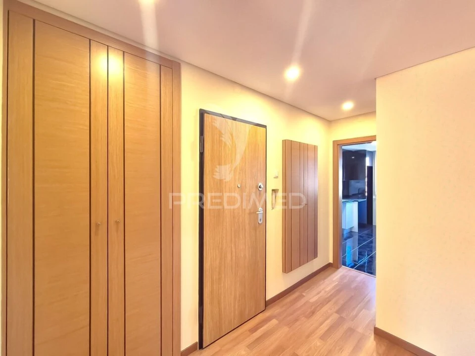 Apartamento T2 para Venda em Alfragide Foto 17