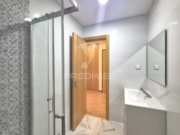 Apartamento T2 para Venda em Alfragide