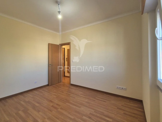 Apartamento T2 para Venda em Alfragide Foto 9