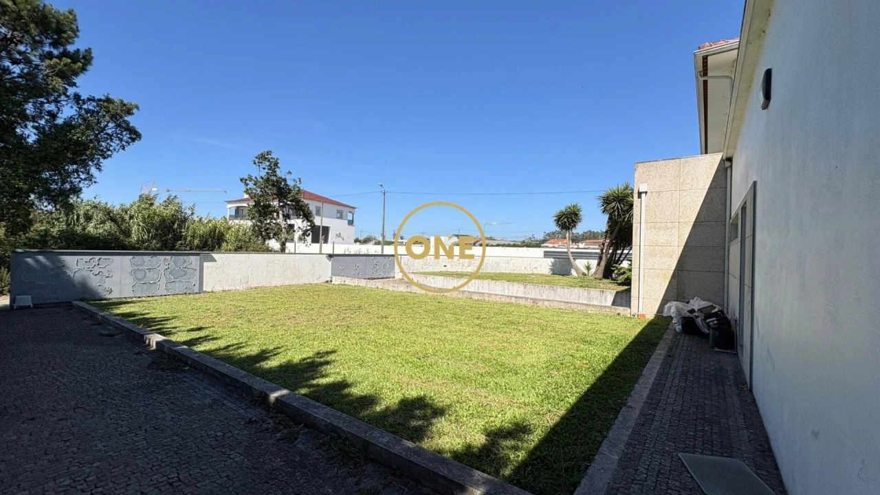 Moradia T4 para Venda em Estela Foto 35