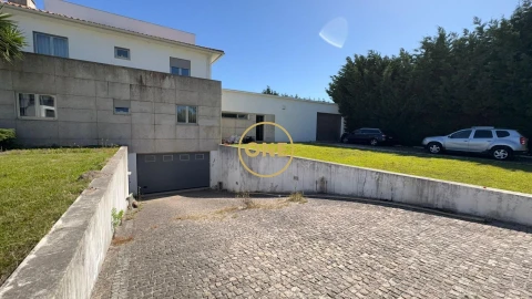 Moradia T4 para Venda em Estela