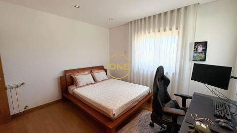 Moradia T4 para Venda em Estela