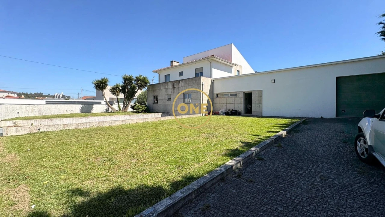 Moradia T4 para Venda em Estela Foto 36