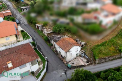 Moradia T5 para Venda em Oriz (Santa Marinha) e Oriz (São Miguel)
