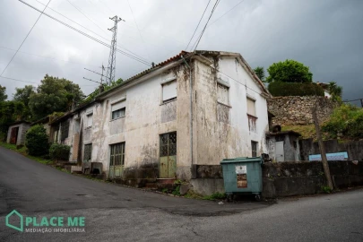 Moradia T5 para Venda em Oriz (Santa Marinha) e Oriz (São Miguel)