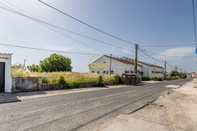 Armazém para Venda em Alcanhões