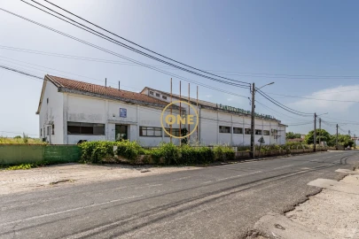 Armazém para Venda em Alcanhões