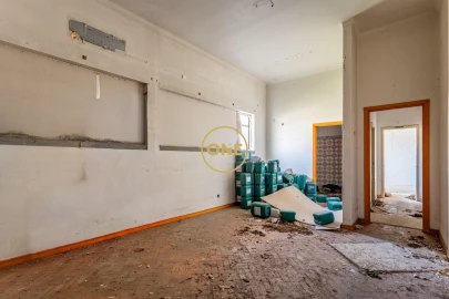 Armazém para Venda em Alcanhões
