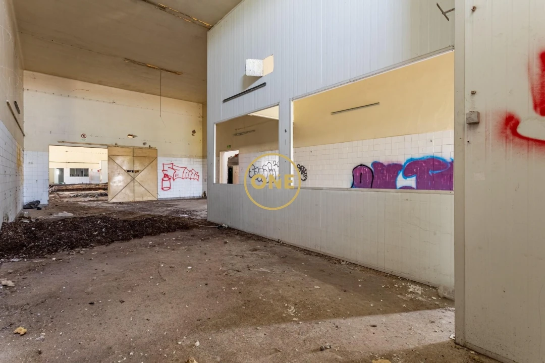 Armazém para Venda em Alcanhões Foto 16