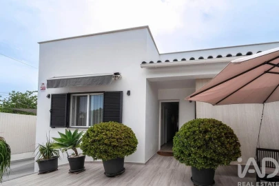 Moradia T3 para Venda em Conceição e Estoi