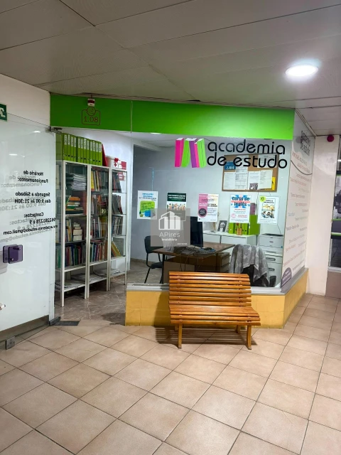 Loja para Venda em Costa da Caparica