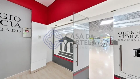 Loja para Venda em Moscavide e Portela