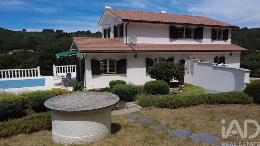 Moradia T4 para Venda em Ferreira de Aves Foto 13
