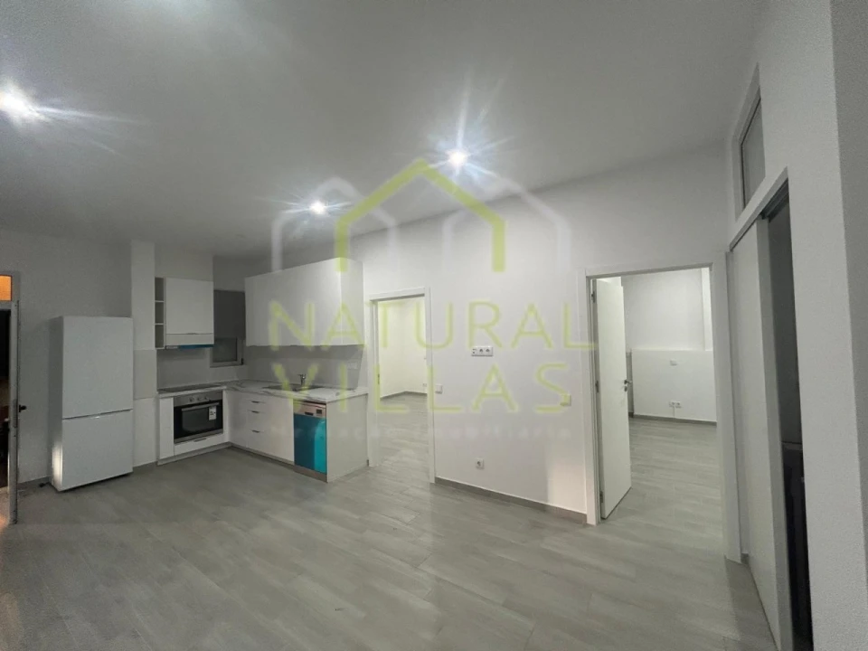 Apartamento T3 para Venda em Faro (Sé e São Pedro) Foto 1