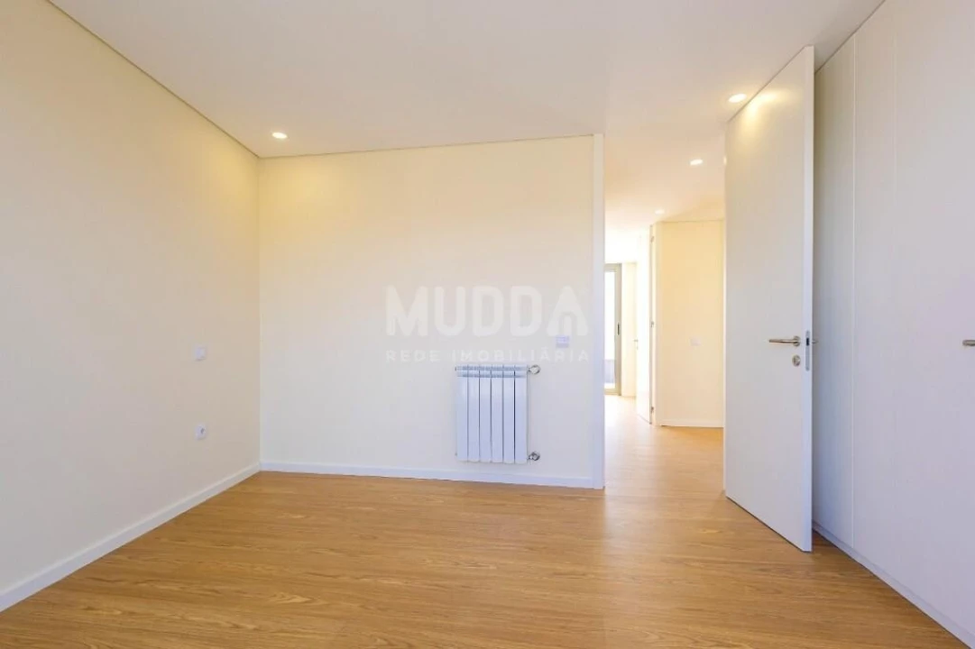 Apartamento T3 para Venda em Espinho Foto 12