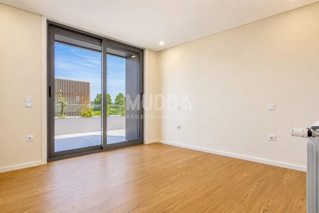 Apartamento T3 para Venda em Espinho Foto 6