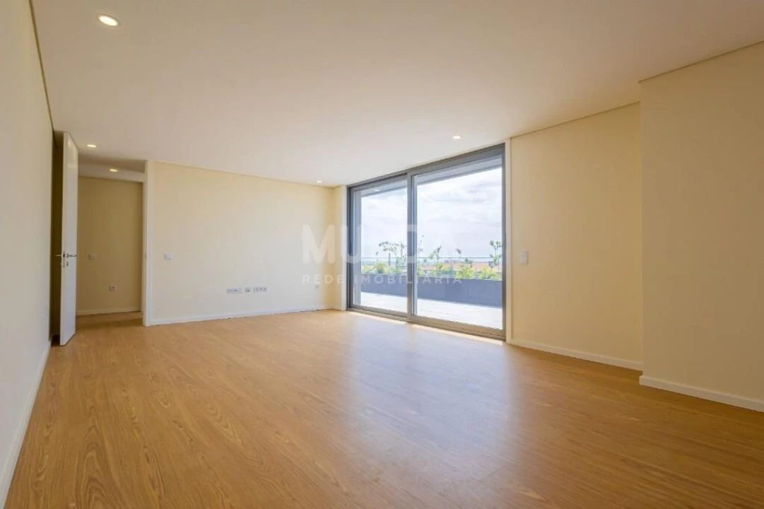 Apartamento T3 para Venda em Espinho Foto 17