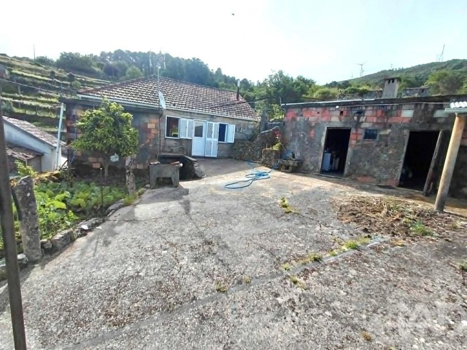 Moradia T2 para Venda em Parada do Monte e Cubalhão Foto 4