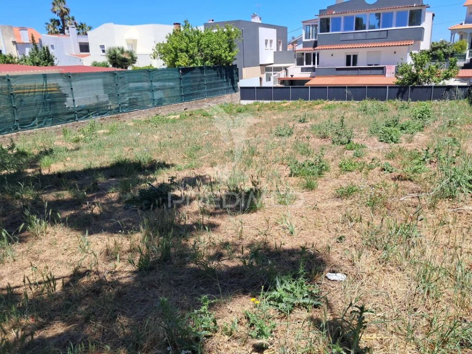 Terreno para Venda em Charneca de Caparica e Sobreda Foto 2