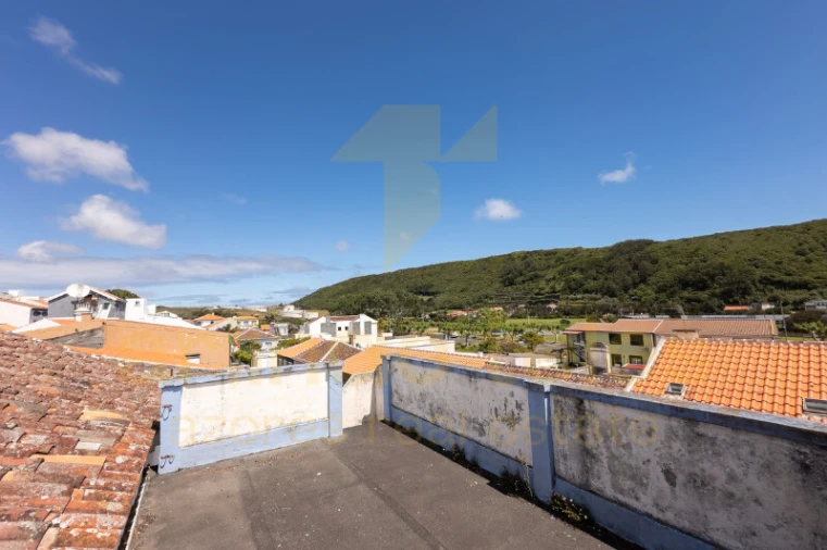 Moradia T3 para Venda em Praia da Vitoria (Santa Cruz) Foto 25