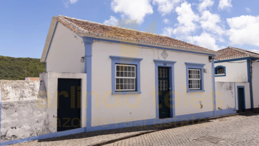 Moradia T3 para Venda em Praia da Vitoria (Santa Cruz)