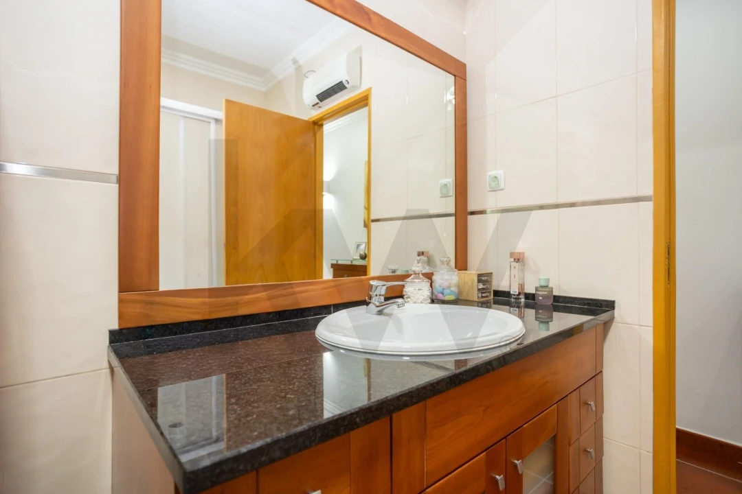 Apartamento T3 para Venda em Almada, Cova da Piedade, Pragal e Cacilhas Foto 28