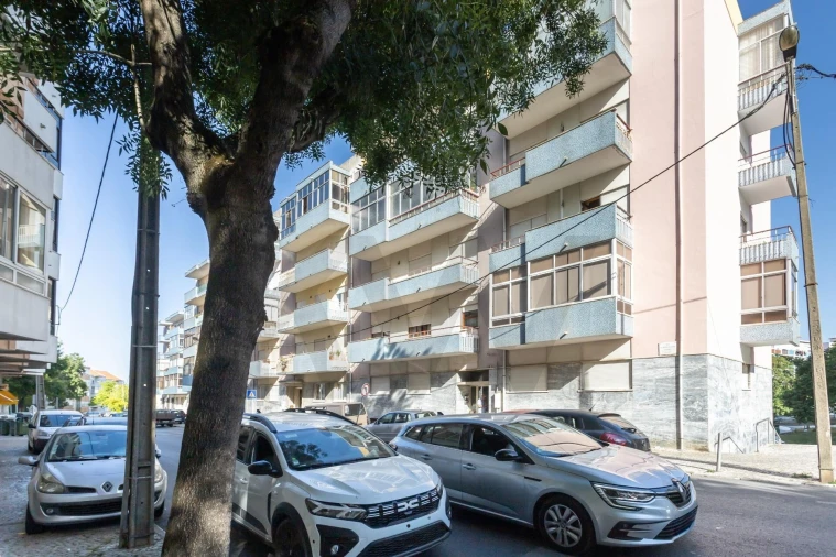 Apartamento T3 para Venda em Almada, Cova da Piedade, Pragal e Cacilhas Foto 32