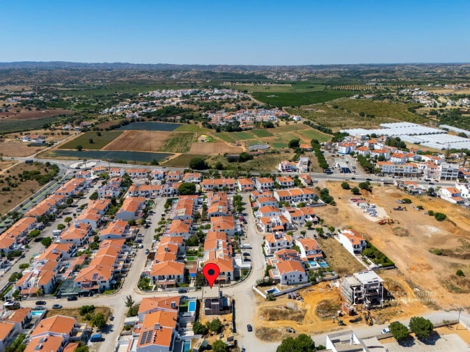 Moradia T3 para Venda em Altura Foto 9