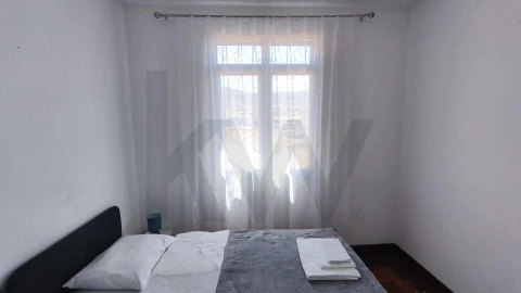 Apartamento T2 para Arrendamento em Funchal (São Pedro)