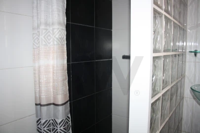 Apartamento T2 para Arrendamento em Funchal (São Pedro)