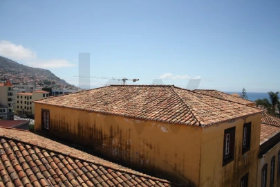 Apartamento T2 para Arrendamento em Funchal (São Pedro)