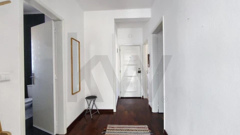 Apartamento T2 para Arrendamento em Funchal (São Pedro)