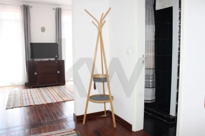 Apartamento T2 para Arrendamento em Funchal (São Pedro)