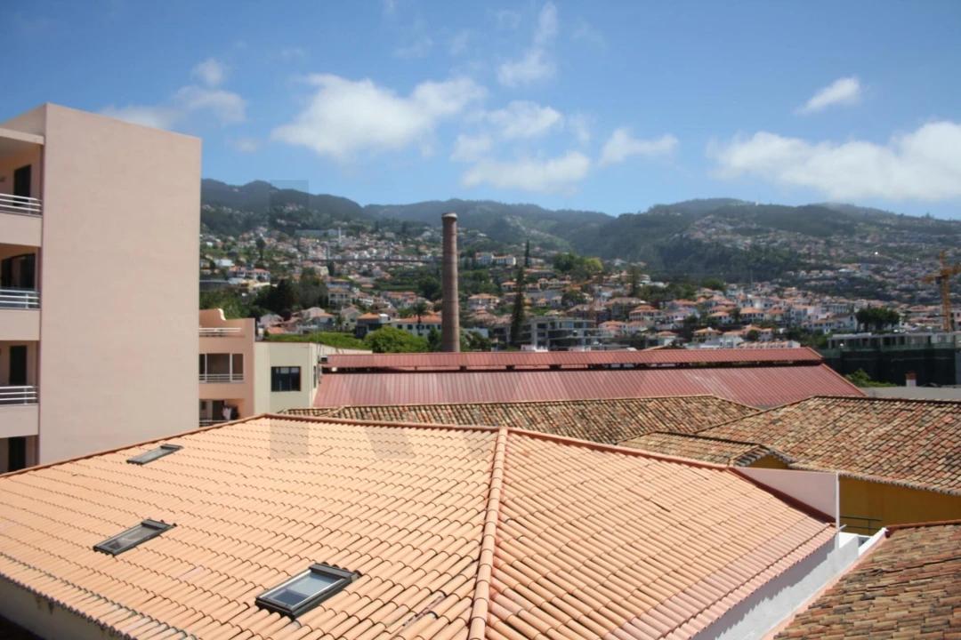 Apartamento T2 para Arrendamento em Funchal (São Pedro) Foto 2