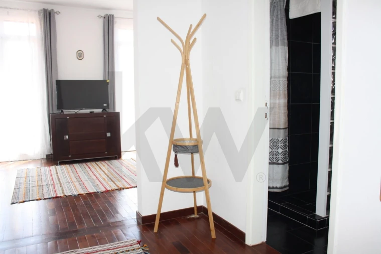 Apartamento T2 para Arrendamento em Funchal (São Pedro) Foto 7