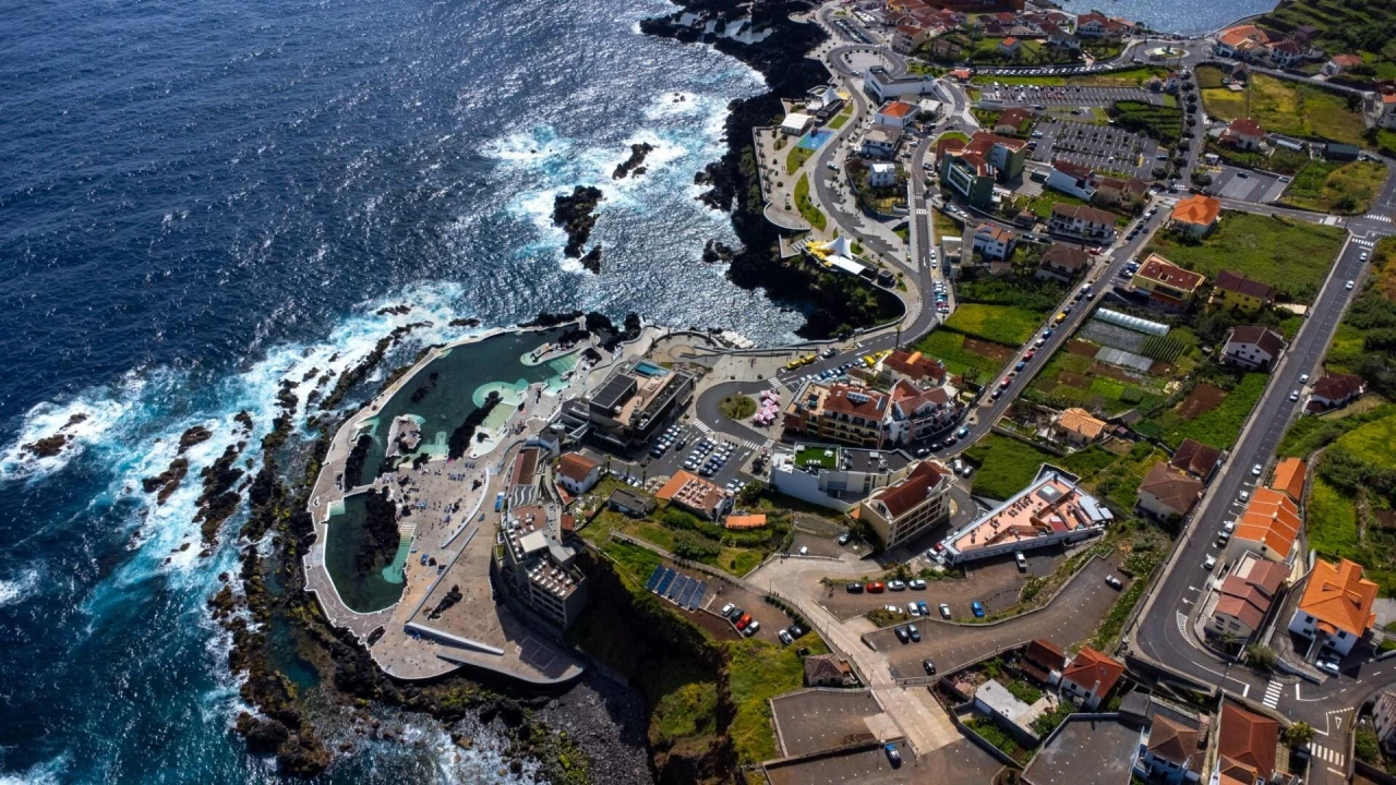 Moradia T3 para Venda em Porto Moniz Foto 11