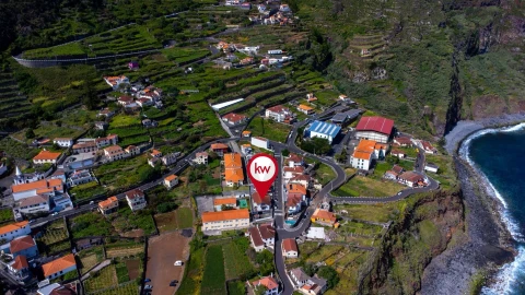 Moradia T3 para Venda em Porto Moniz